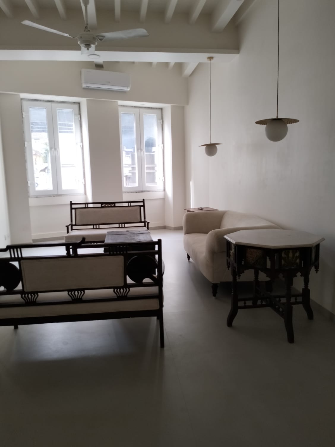 3 BHK Semi Furnished in Petit Mansion , Grant Road